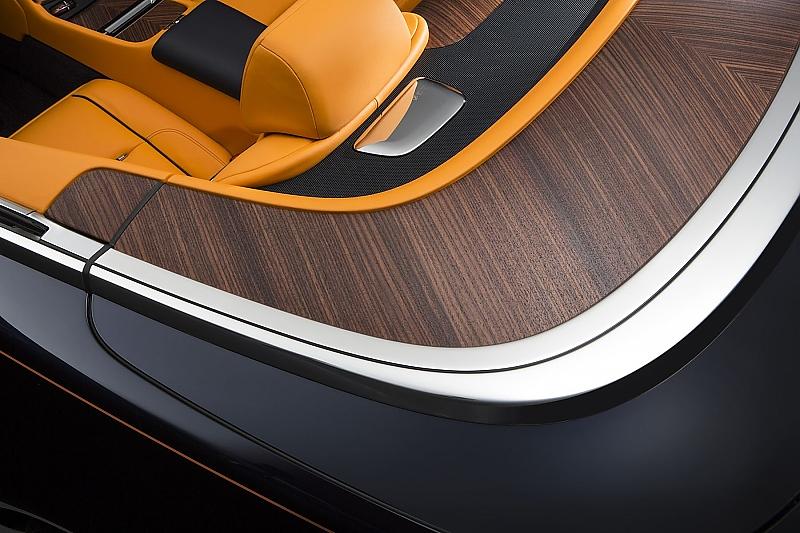 Der Dawn ist der \"sexiest Rolls-Royce ever built\", meint Marken-Chef Torsten Müller-Ötvös.
