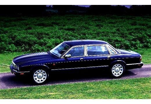 JAGUAR-Daimler-V8--1997-1998-