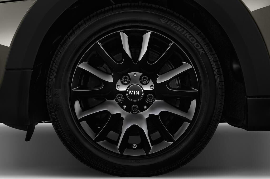 MINI MINI (Baujahr 2018) Cooper 3 Türen Reifen und Felge