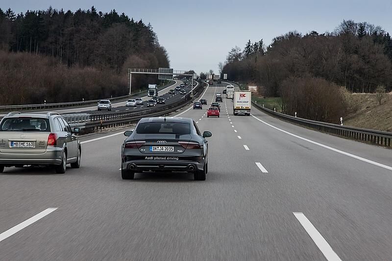 Grundsätzlich schlägt sich der Auto-Pilot gut