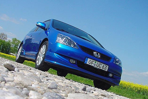 Mit dem Frontspoiler riskiert der Civic Sport eine dicke Lippe