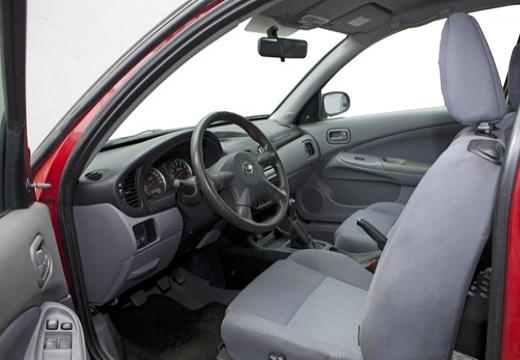 NISSAN Almera (2000 - 2006) Almera 1.5 v