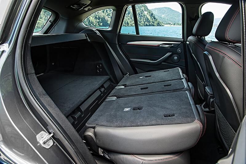 BMW X1 xDrive 25i - komplett umgeklappt gibt es 1550 Liter