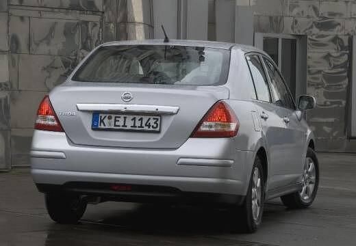 NISSAN Tiida (2007 - 2011) Tiida 1.6 vis