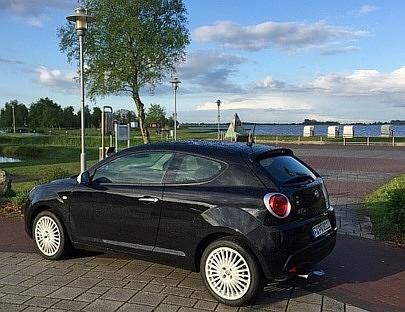 Die Spezial-Uni-Lackierung kostet 250 Euro Aufpreis.