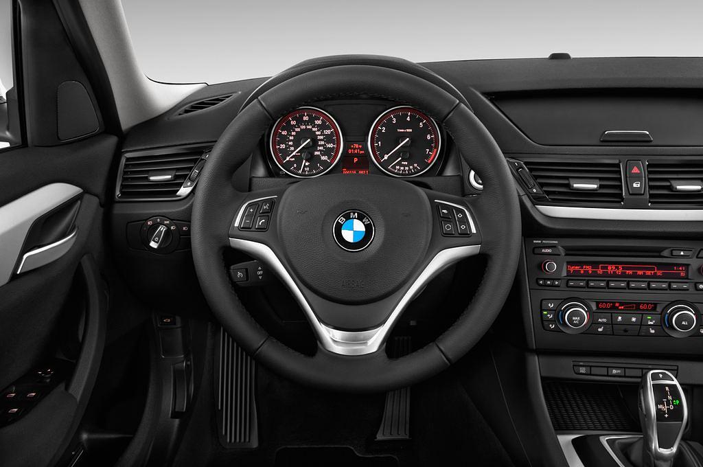BMW X1 (Baujahr 2013) Sport Line 5 Türen Lenkrad