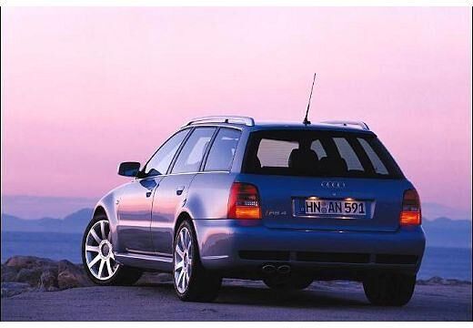 AUDI-RS4--2000-2001-