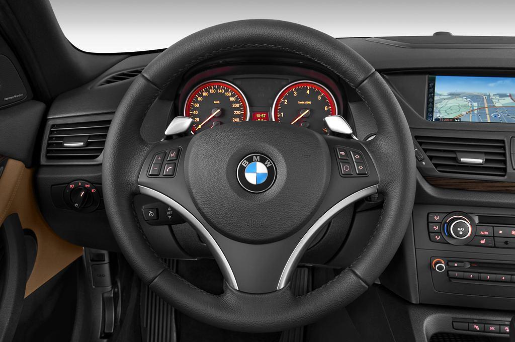 BMW X1 (Baujahr 2010) xDrive20d 5 Türen Lenkrad