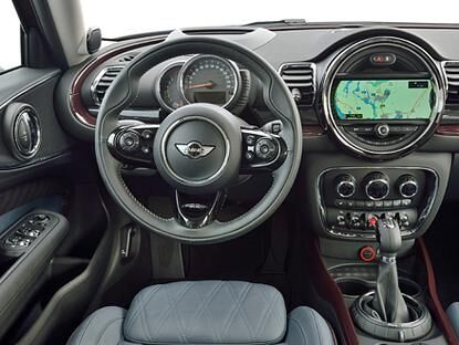 Im Innenraum des Mini Clubman haben uns die vielen Details und edlen Materialien gut gefallen.
