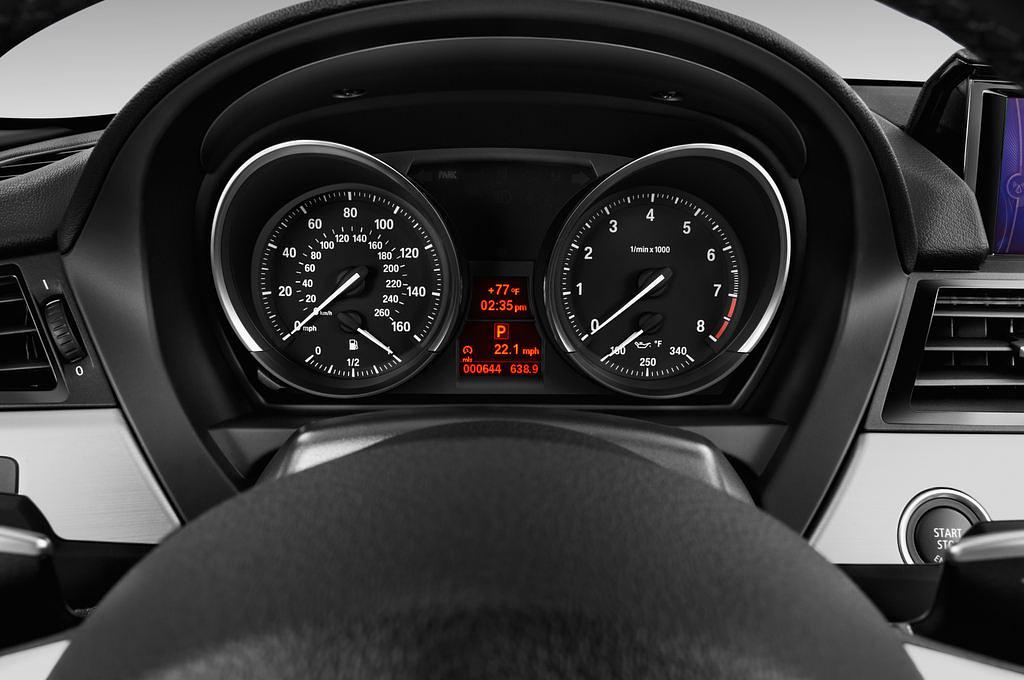 BMW Z4 (Baujahr 2016) - 2 Türen Tacho und Fahrerinstrumente