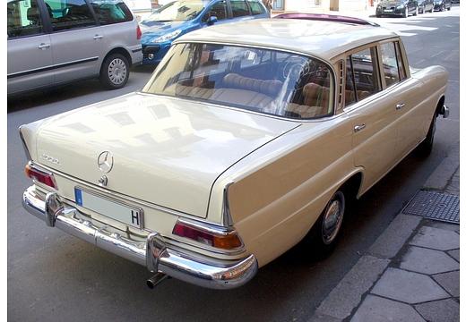 Mercedes-Benz W 110 Limousine (1961–1968) 200 D (55 PS)