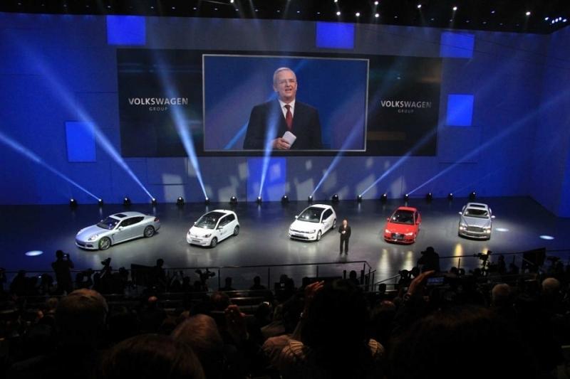 Martin Winterkorn und die Hybrid-Flotte des VW Konzerns