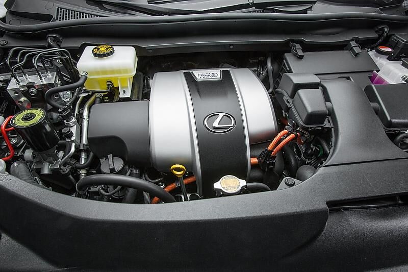 Lexus RX 450h - auch der Lexus kommt ohne Stecker