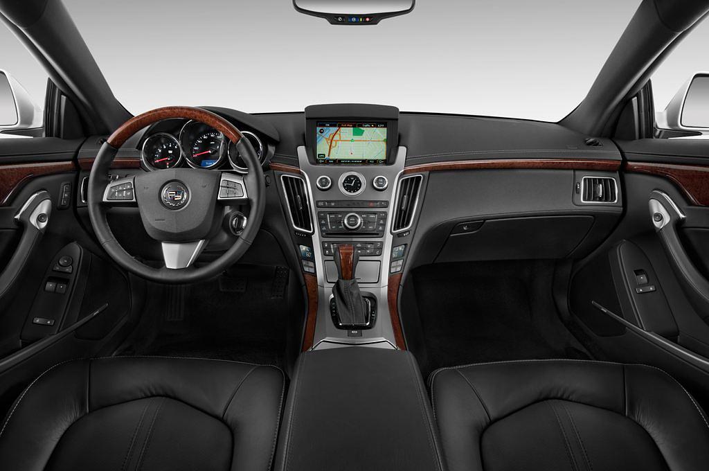 Cadillac CTS (Baujahr 2011) Sport Luxury 2 Türen Cockpit und Innenraum