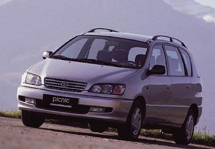 Toyota Picnic Van (1996–2002)