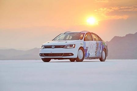 VW Jetta Rekordfahrt - Hybrider Raser