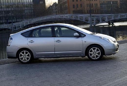 TOYOTA-Prius--Hybrid---2004-2009-