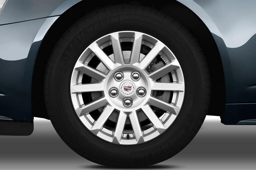 Cadillac CTS (Baujahr 2009) Elegance 4 Türen Reifen und Felge