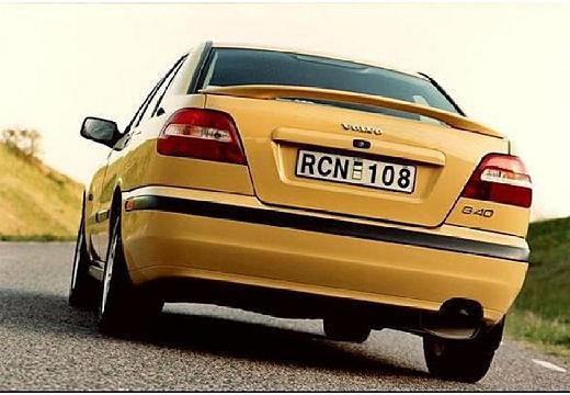 VOLVO-S40-1-6--2000-2002-