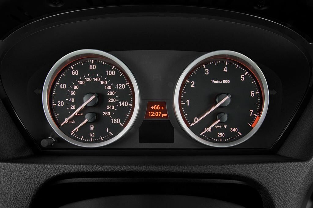 BMW X6 (Baujahr 2010) xDrive35i 5 Türen Tacho und Fahrerinstrumente