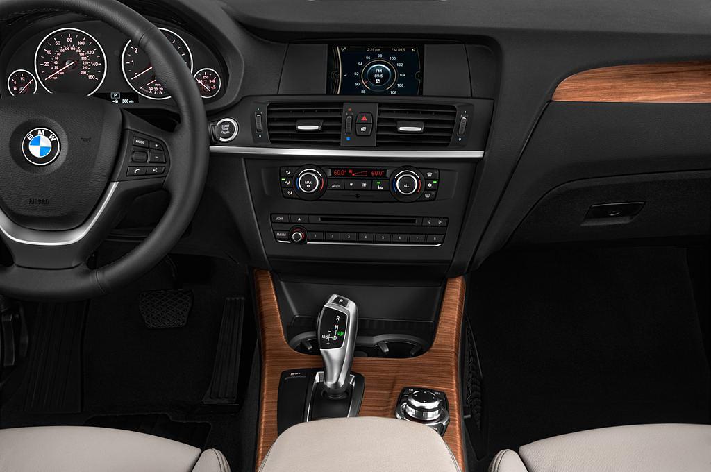 BMW X6 (Baujahr 2013) xDrive35i 5 Türen Mittelkonsole