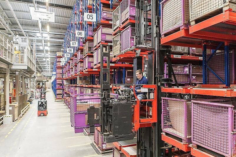 Zentrales Ersatzteillager der BMW Group in Dingolfing