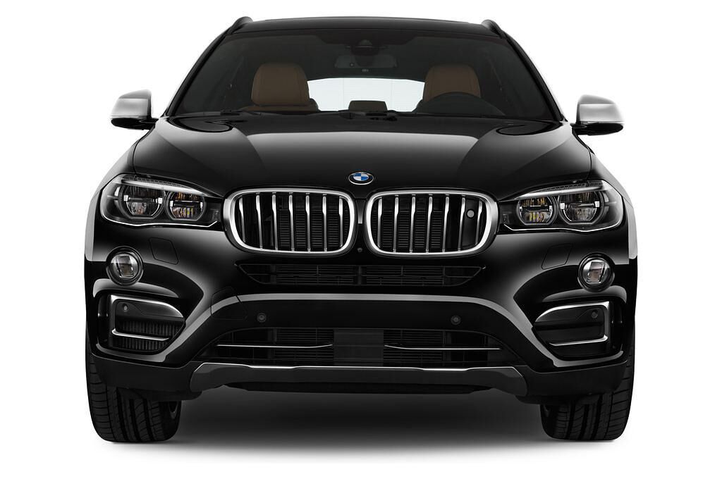 BMW X6 (Baujahr 2015) Xdrive50I 5 Türen Frontansicht