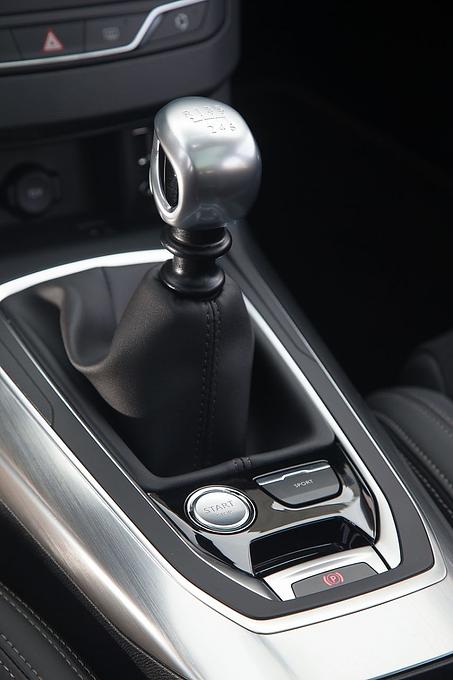 Peugeot 308 SW gibt es alternativ auch mit einer Sechsgang-Handschaltung