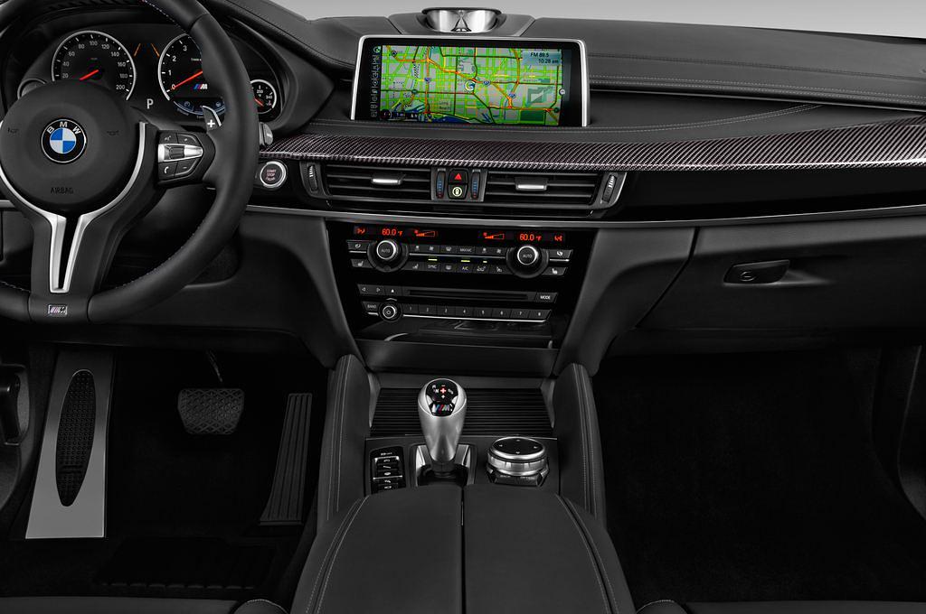 BMW X6 M (Baujahr 2016) M 5 Türen Mittelkonsole