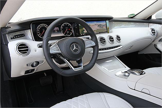 Es wirkt geschwungener und lässiger als in der S-Limousine