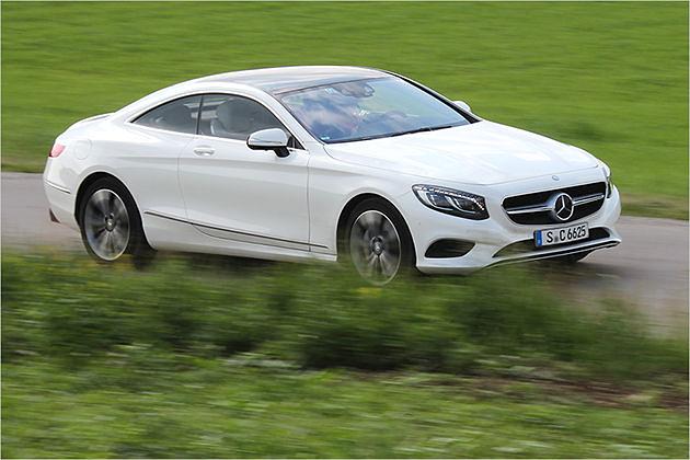 Nicht unbedingt der sportlichste, aber in der Summe seiner Eigenschaften sicher mit der beste GT, den es derzeit gibt: Das S 500 Coupé kostet mindestens 122.154 Euro