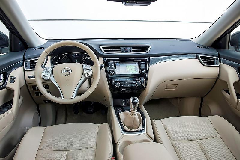 Typisches Nissan-Cockpit