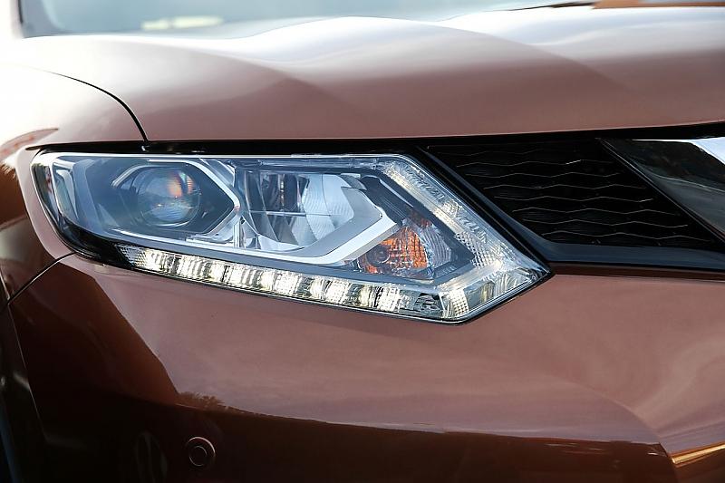 Nissan X Trail 1.6 DIG-T: Scheinwerfer mit LED-Tagfahrlicht