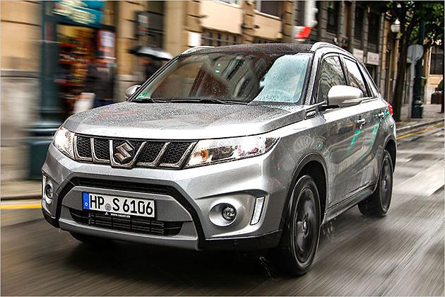 Am Kühlergrill erkennt man den neuen Suzuki Vitara S mit Turbobenziner