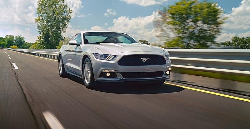 Der Mustang liegt gut auf der Straße