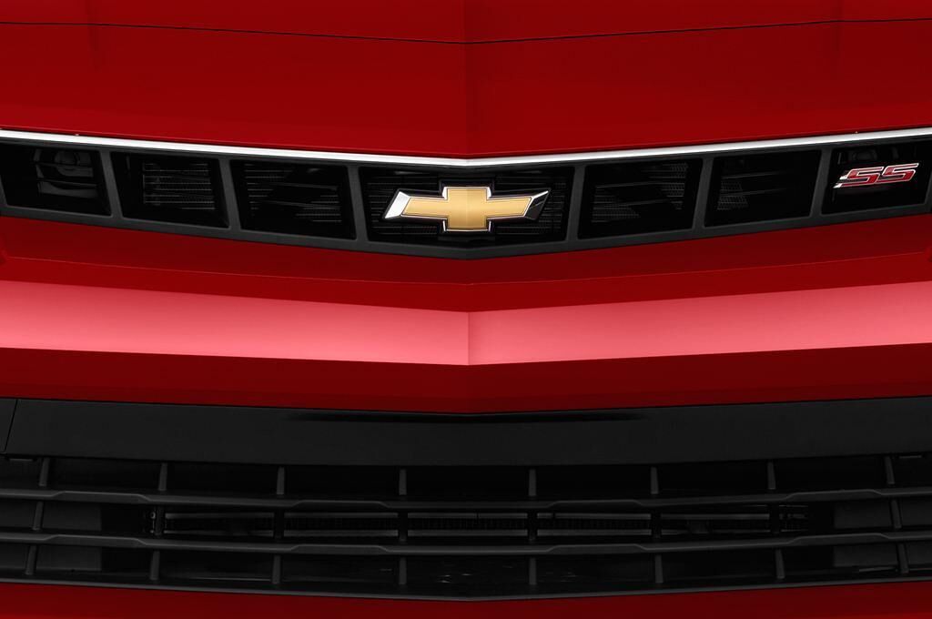 Chevrolet Camaro (Baujahr 2013) - 2 Türen Kühlergrill und Scheinwerfer