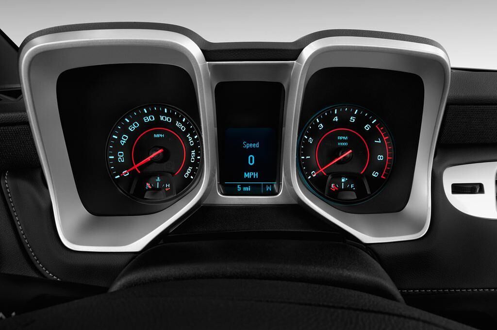 Chevrolet Camaro (Baujahr 2013) - 2 Türen Tacho und Fahrerinstrumente