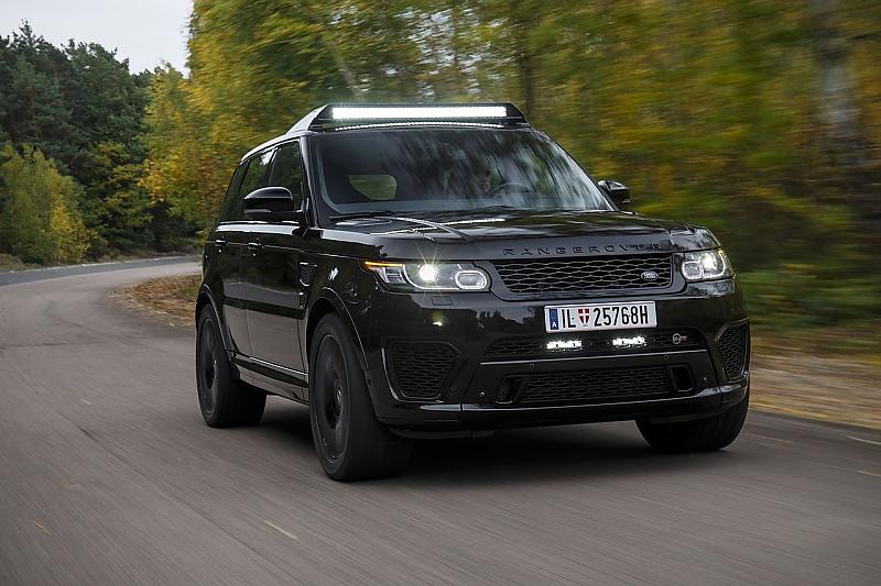 Auch ein Range Rover Sport SVR spielt im neuesten Bond-Film mit