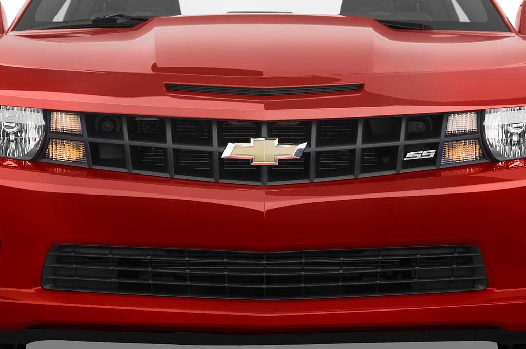 Chevrolet Camaro (Baujahr 2012) - 2 Türen Kühlergrill und Scheinwerfer