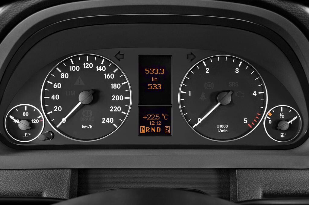 Mercedes A-Class (Baujahr 2011) Avantgarde 5 Türen Tacho und Fahrerinstrumente