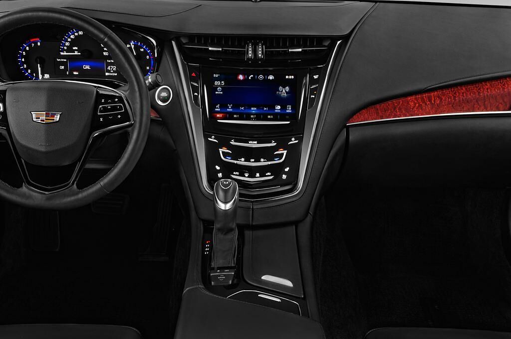 Cadillac CTS (Baujahr 2016) - 4 Türen Mittelkonsole