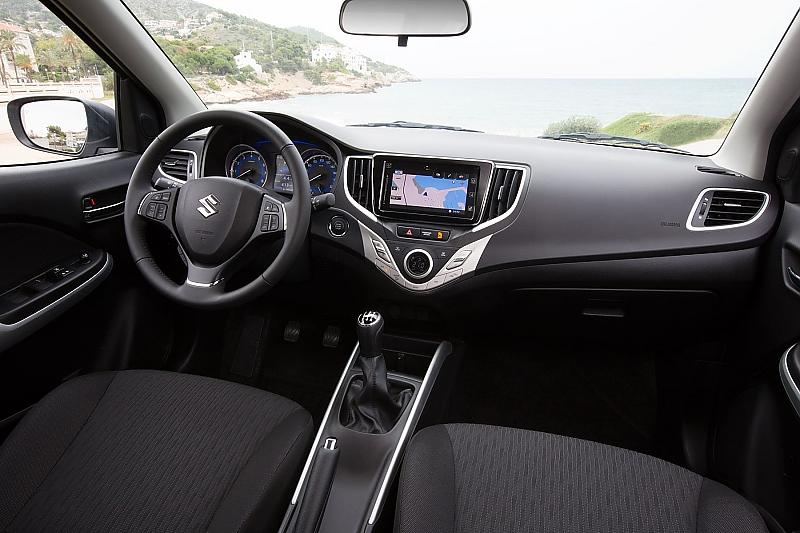 Das Cockpit des Suzuki Baleno.