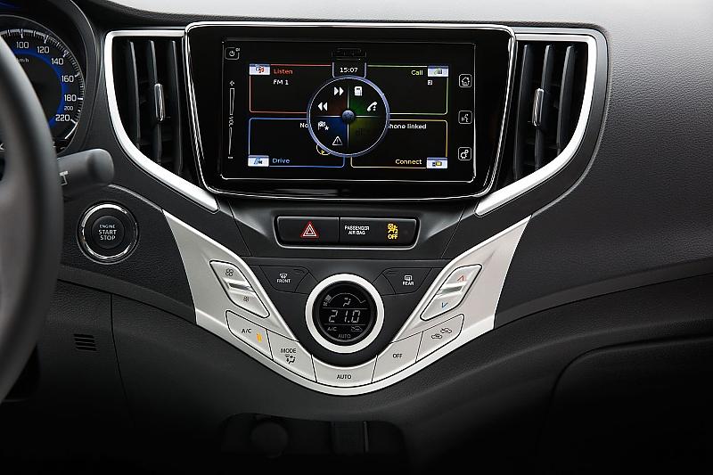Das sieben Zoll große Touchscreen-Infotainmentsystem.