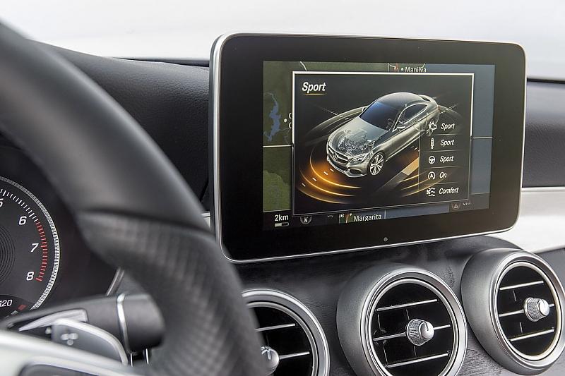 Der Fahrmodus Sport wird entsprechend visualisiert