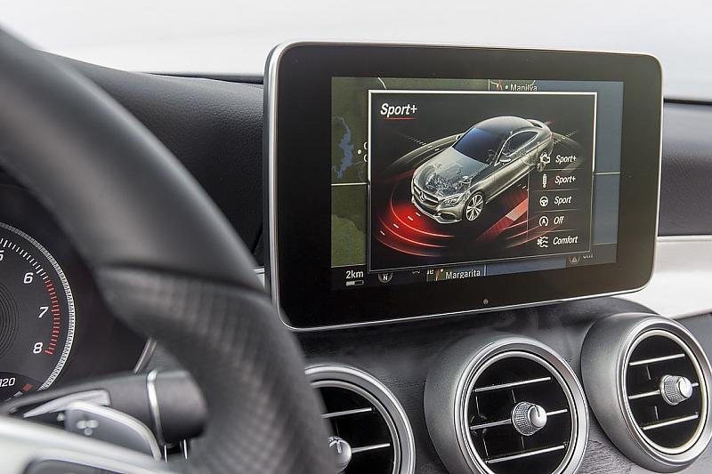 Bei Sport+ lassen die Regelsysteme sogar kleine Drifts zu