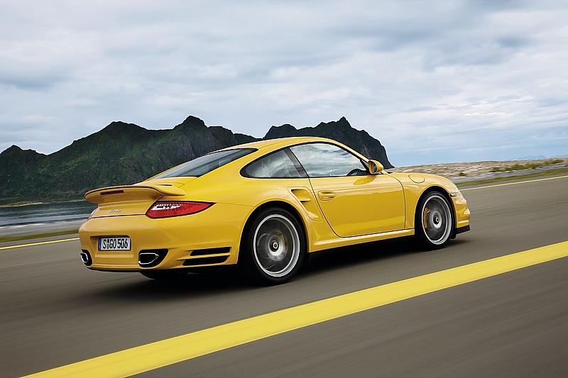 Der Porsche Turbo erreicht nach 3,4 Sekunden Landstraßengeschwindigkeit