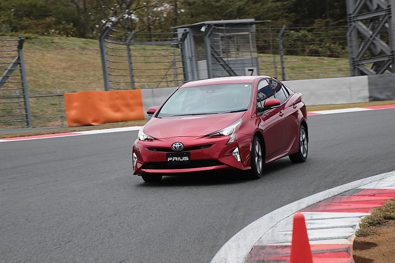 Toyota Prius 2016 - kommt im Februar auch in Deutschland auf den Markt