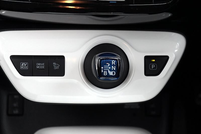 Toyota Prius 2016 - der bekannte Schalthebel