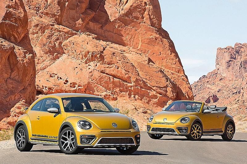 Der VW Beetle Dune ist als Cabrio und Coupe erhältlich.