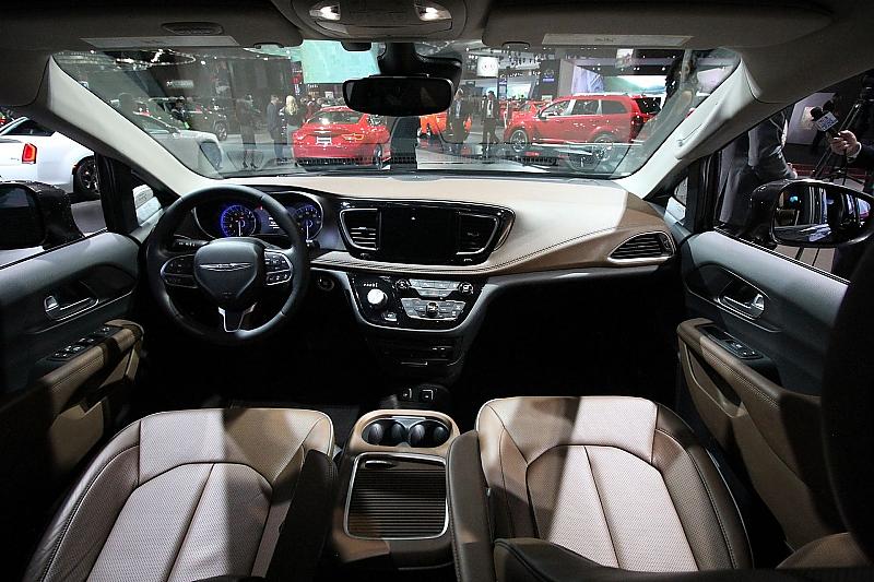 Das Cockpit ist modern